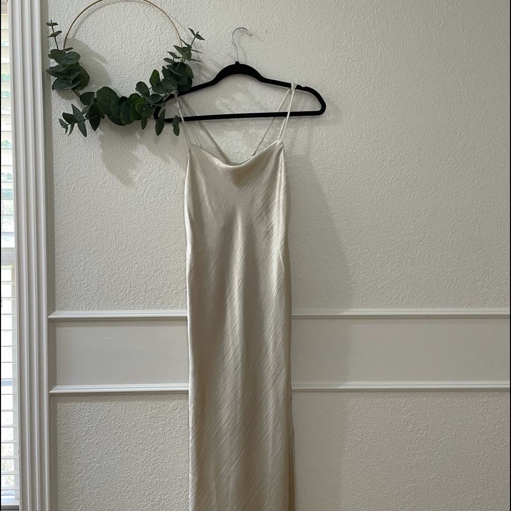 ASOS maxi in high shine satin - Picture 6 of 11
